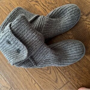 Cozy Gray Ugg Knit Boots